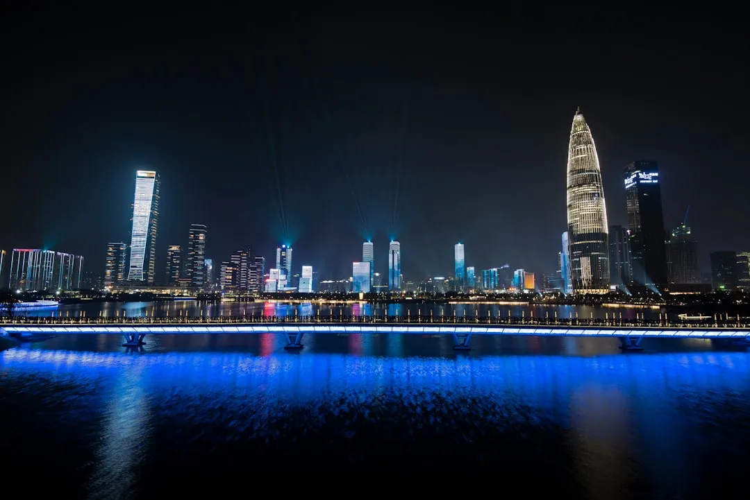 2025年工业智能控制技术演进趋势与设备升级路径分析