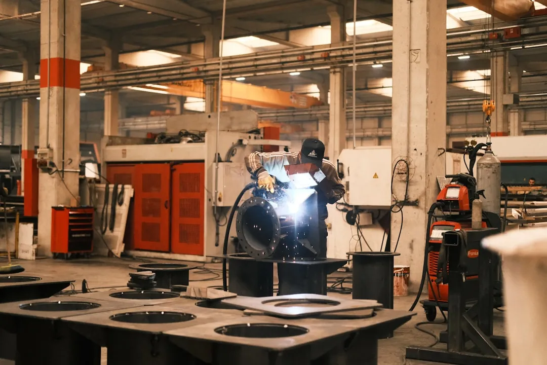 工业自动化系统集成中PLC与DCS选型的技术要点解析