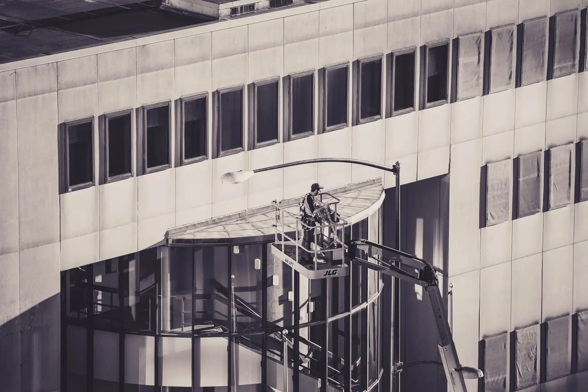 野梁科技智能控制方案：产线设备升级的五大核心要点